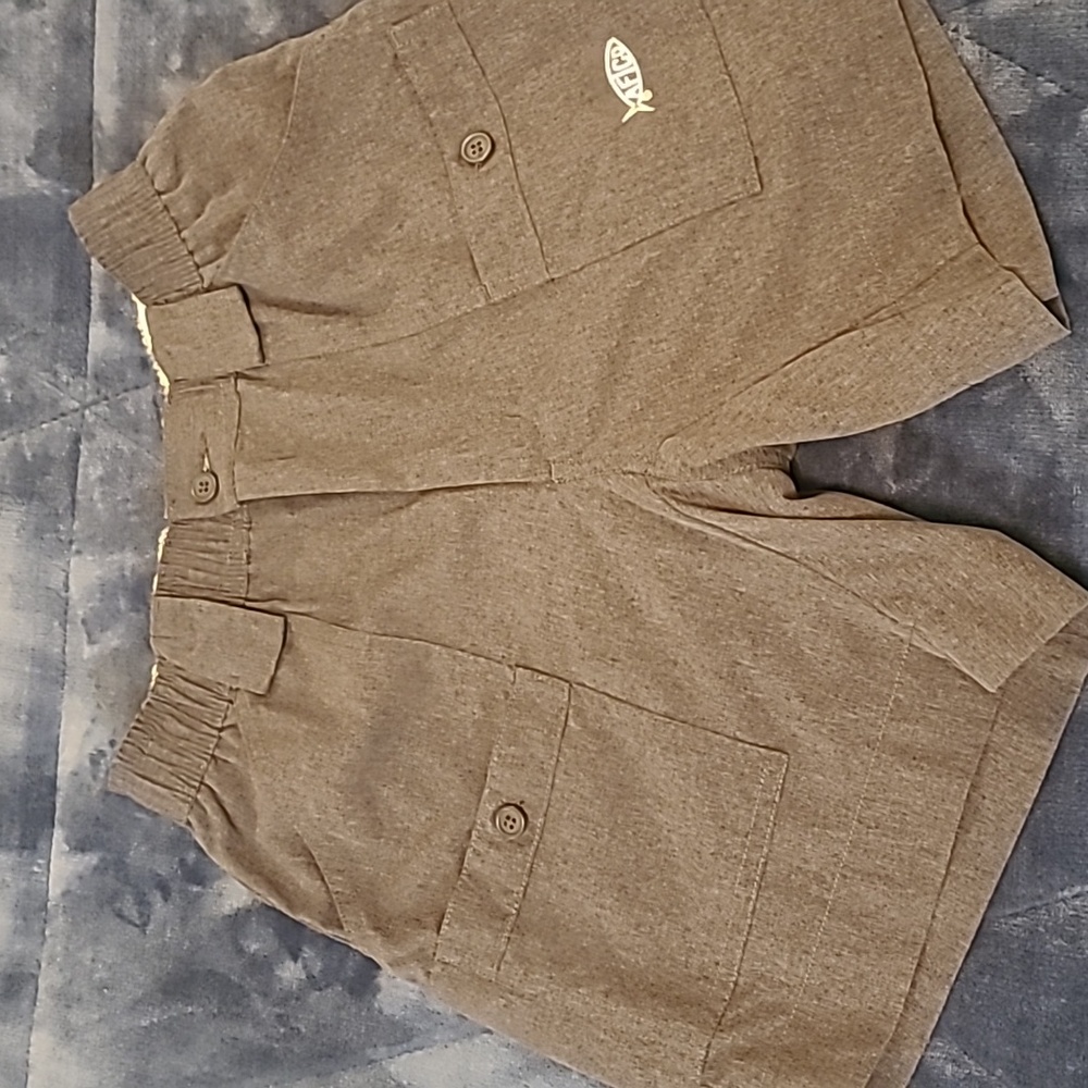 AFTCO dark gray heather shorts, waist size 28, shorter length, like new